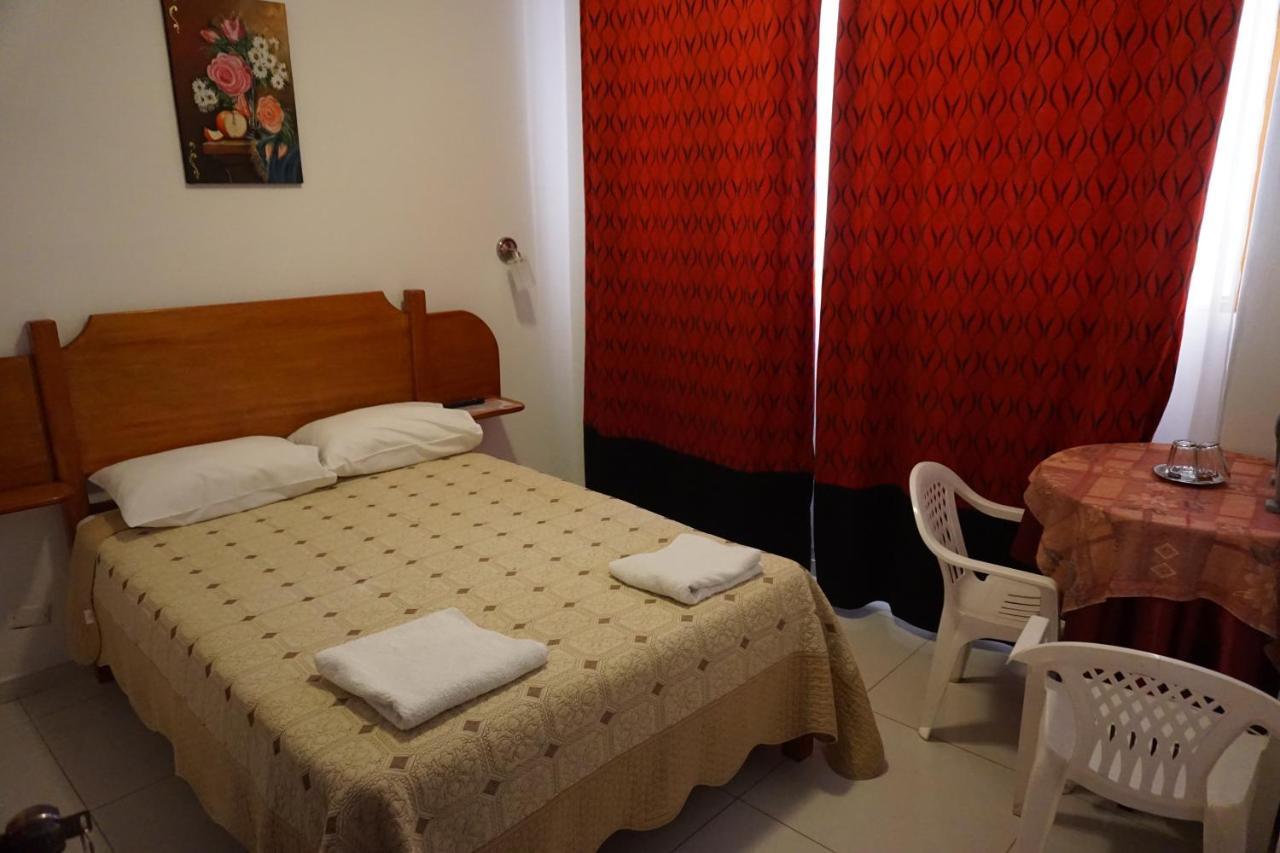 Hostal Camiluz Nazca Bagian luar foto