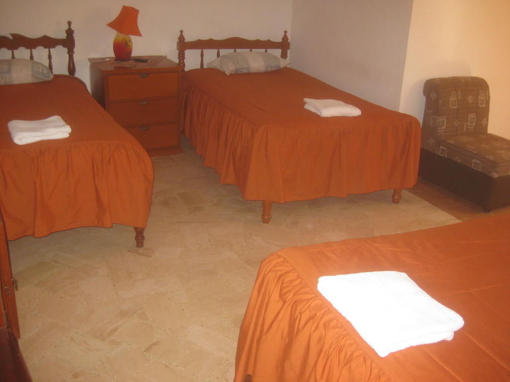 Hostal Camiluz Nazca Ruang foto