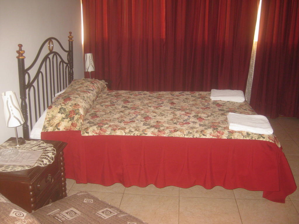 Hostal Camiluz Nazca Ruang foto