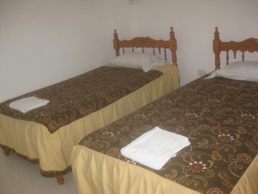 Hostal Camiluz Nazca Ruang foto