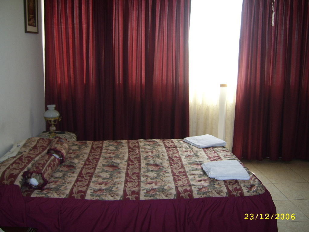 Hostal Camiluz Nazca Ruang foto